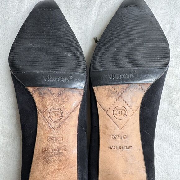 Chanel Suede Kitten Heel Pumps Snakeskin Cap Toe CC Logo Lace Up 37.5 - Picture 11 of 12